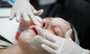 Peeling: saiba a importância do curso livre para melhor atender seus clientes