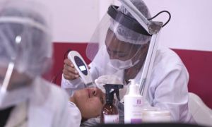 como tirar manchas do rosto